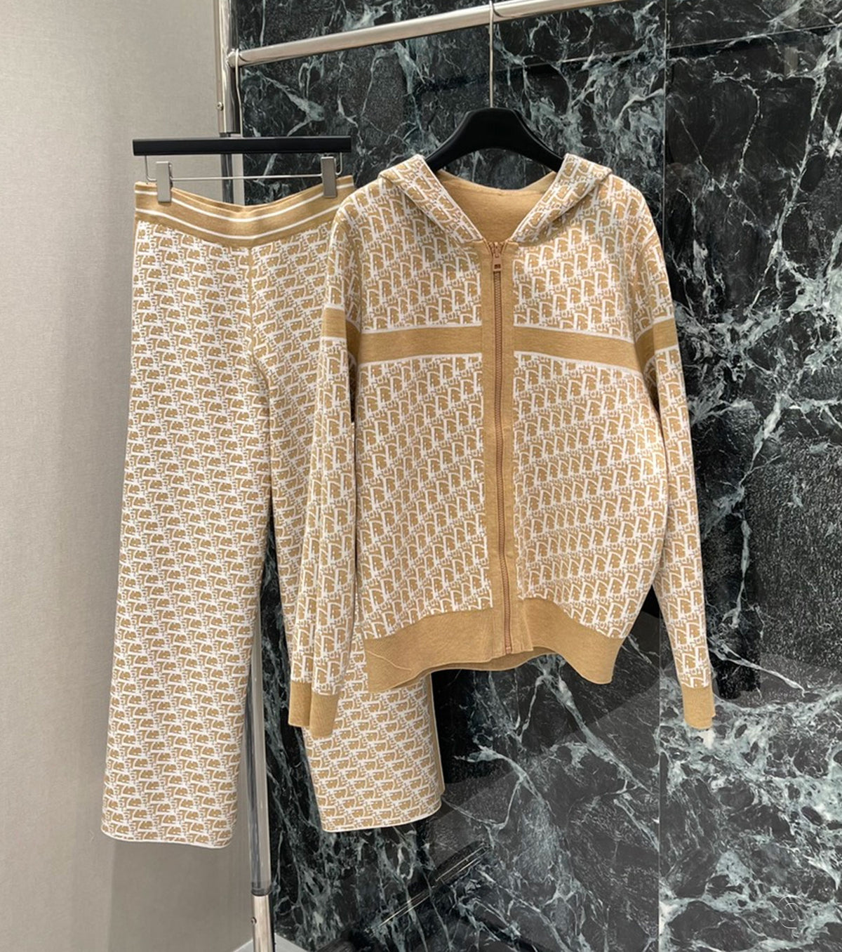 Women Reversible Set