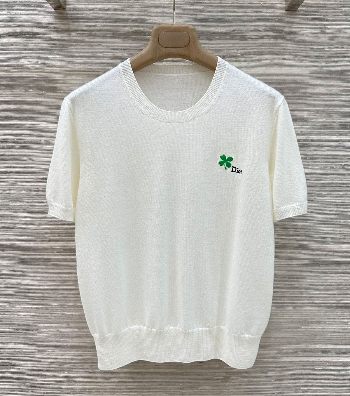 Втален пуловер с къс ръкав