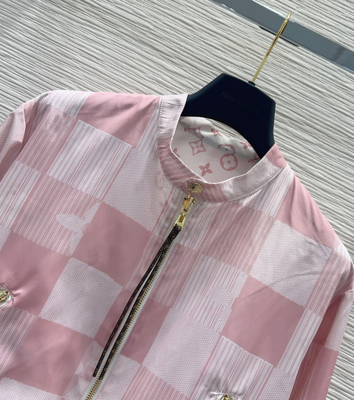 Дамска двулицева ветровка