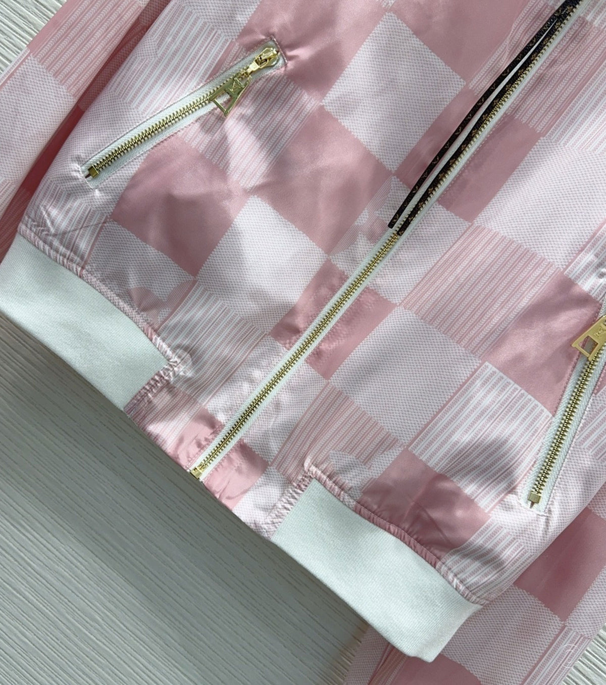 Дамска двулицева ветровка