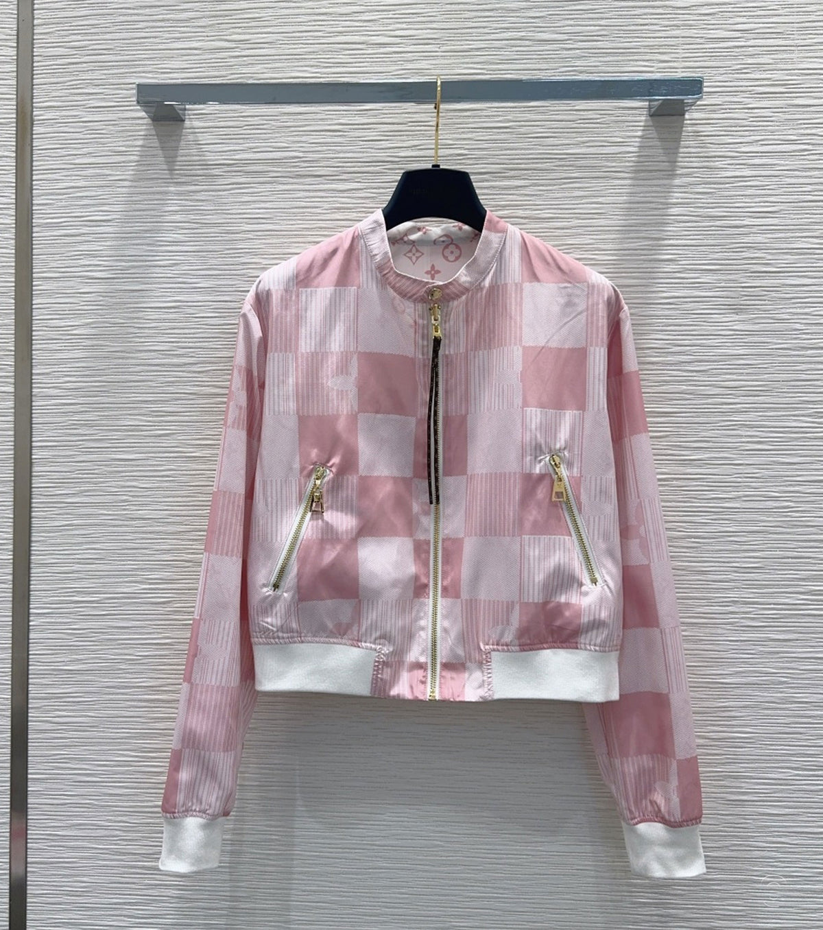 Women reversible windbreaker