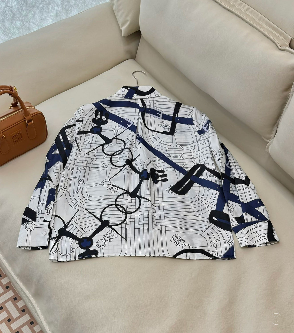 Риза Mors a Jouets Detoure