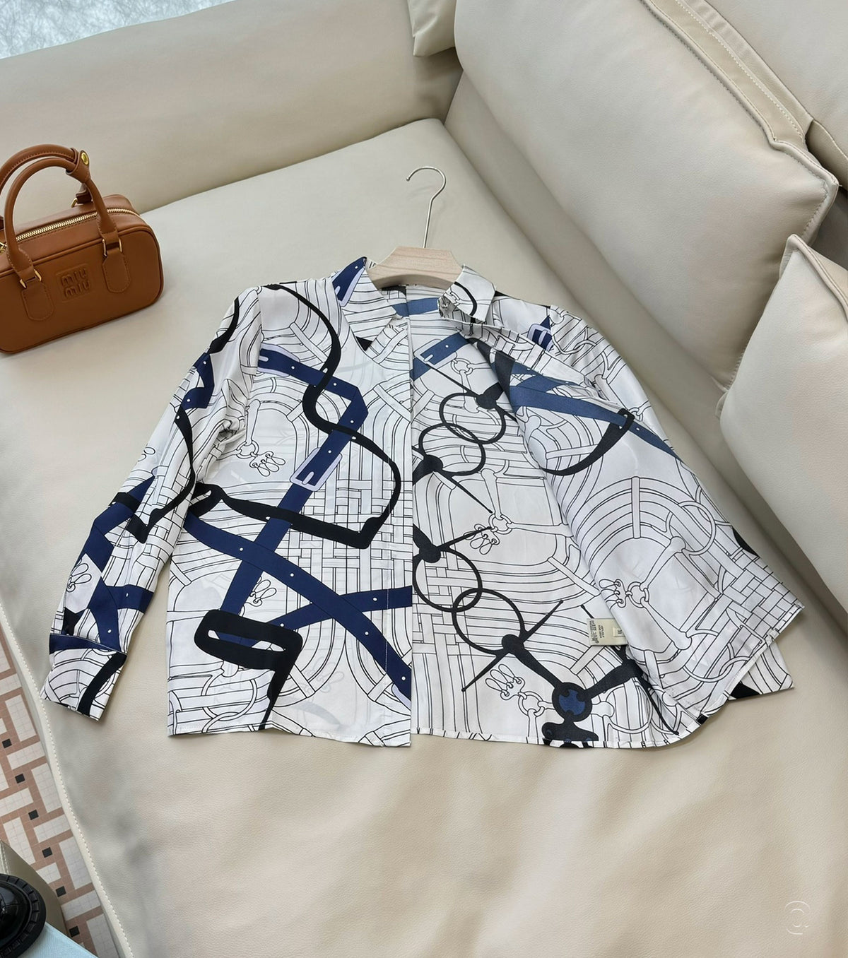 Риза Mors a Jouets Detoure