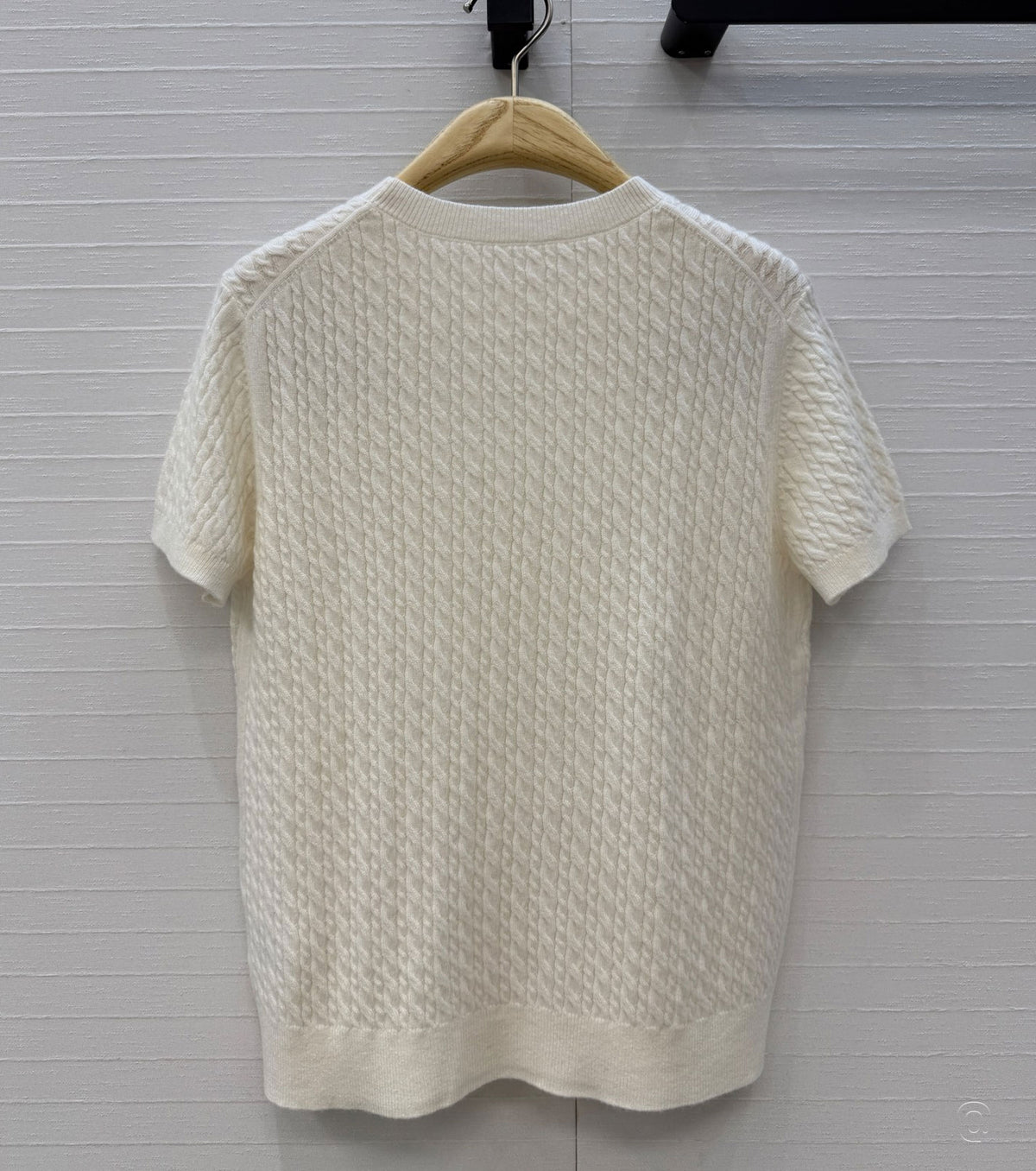 Médaillon Short-Sleeved Sweater