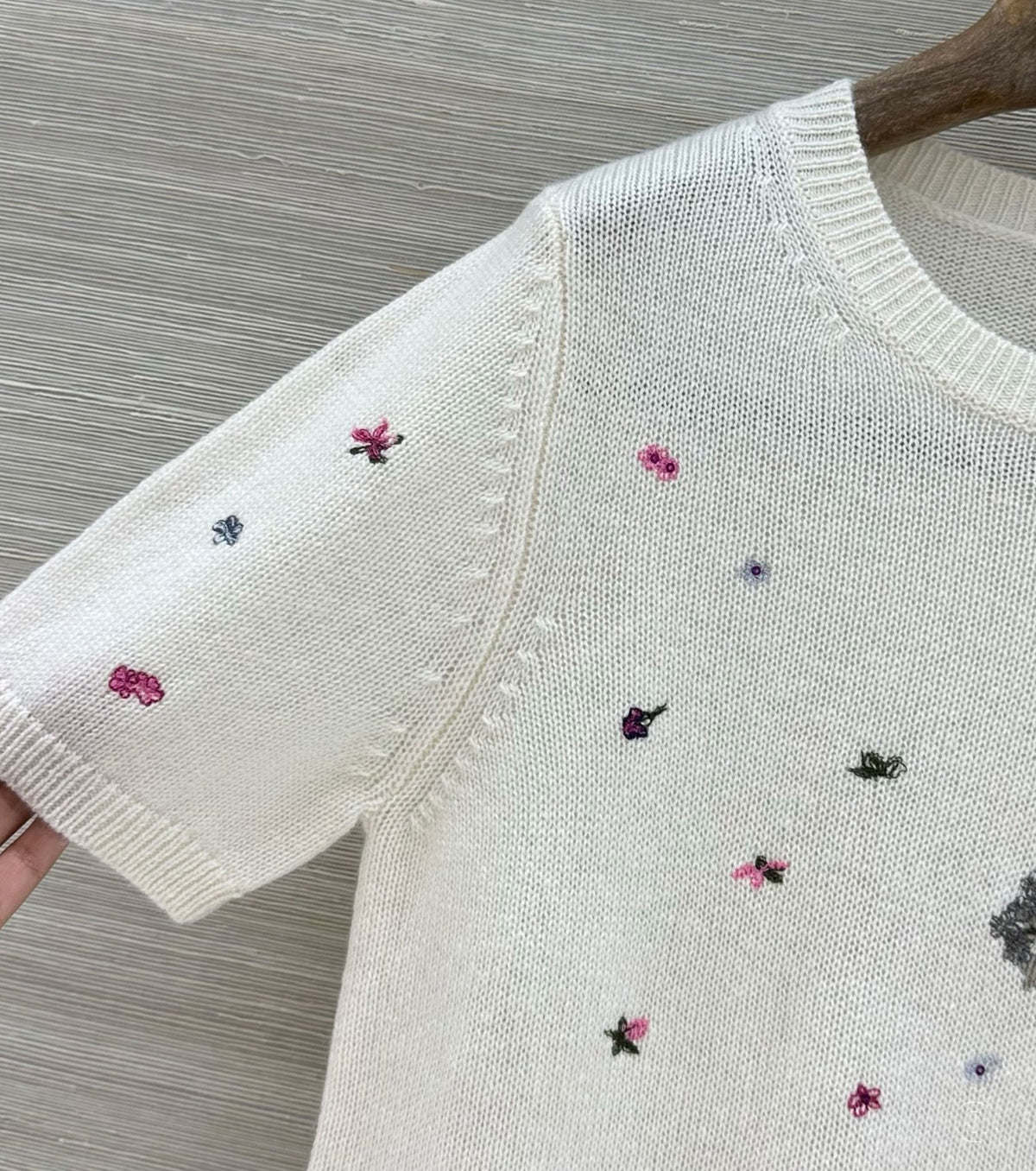 Short-Sleeved Embroidered Sweater