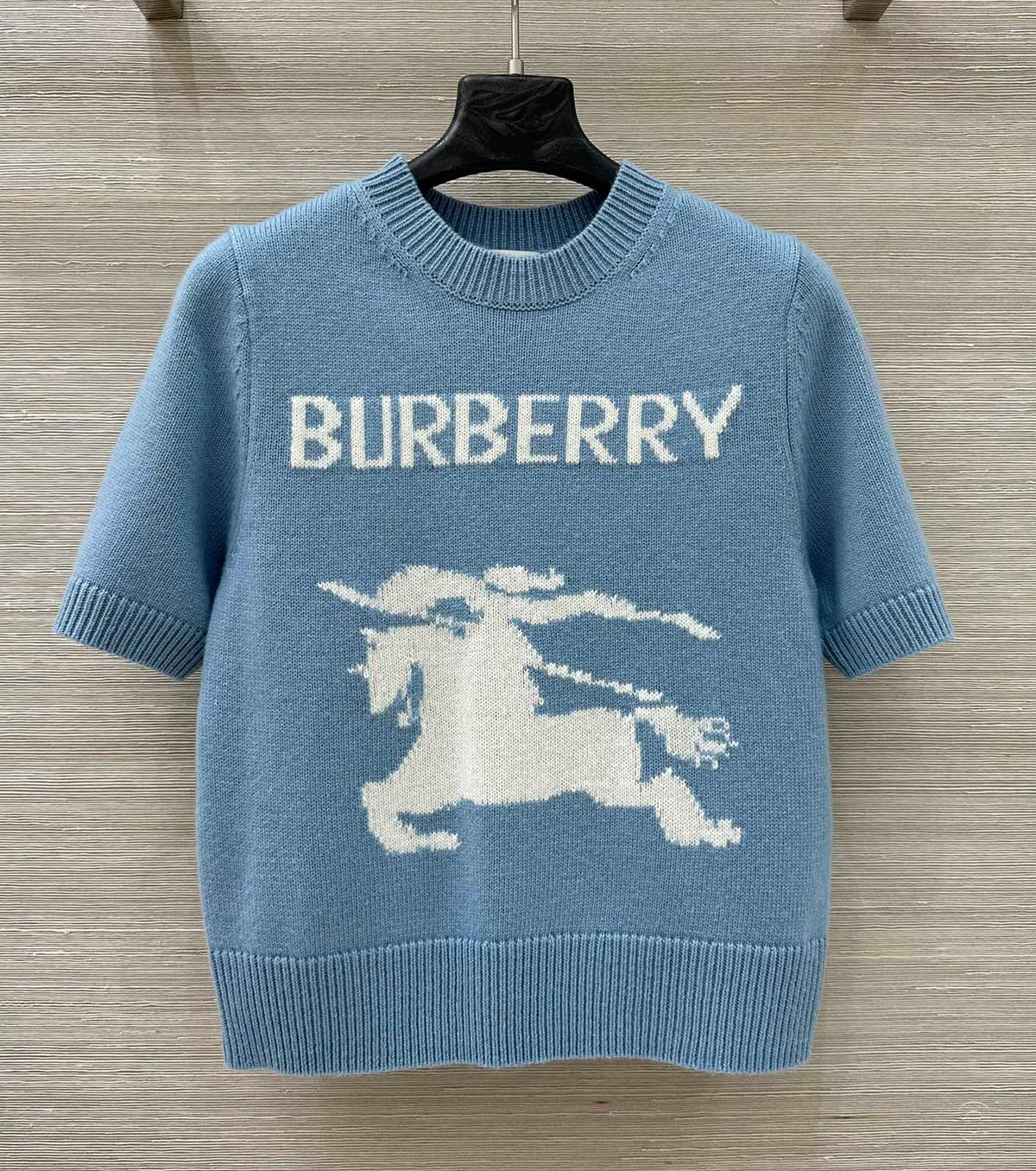 Short-sleeved sweater