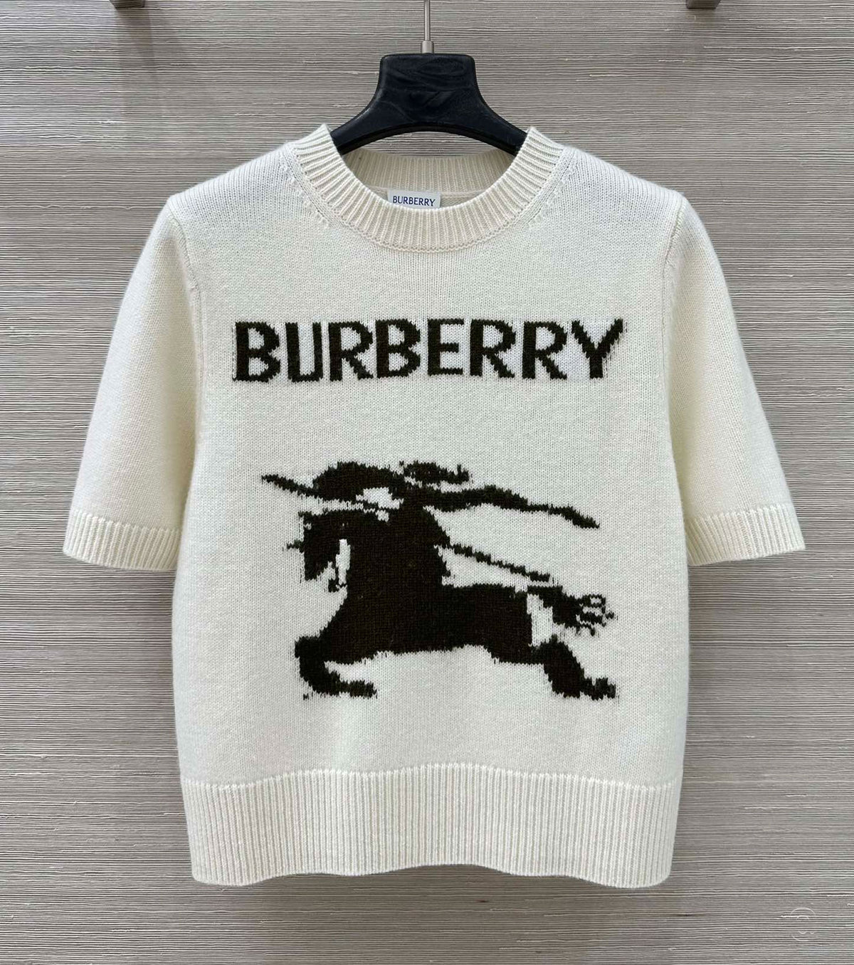 Short-sleeved sweater