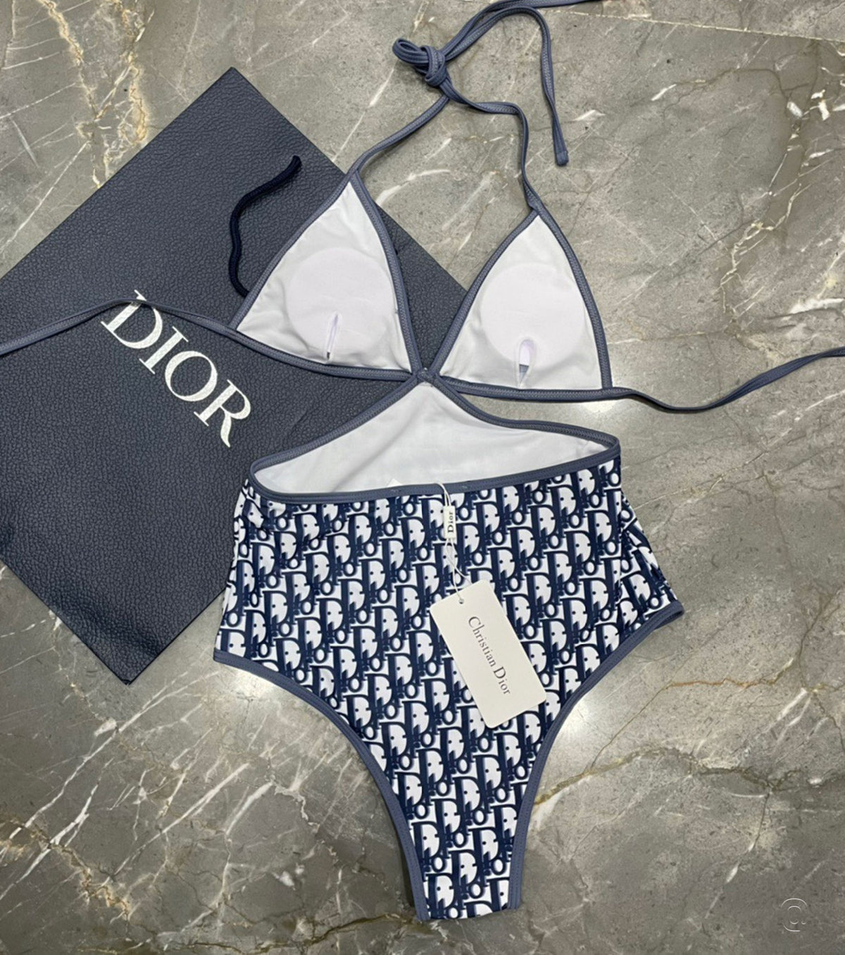 Бански костюм