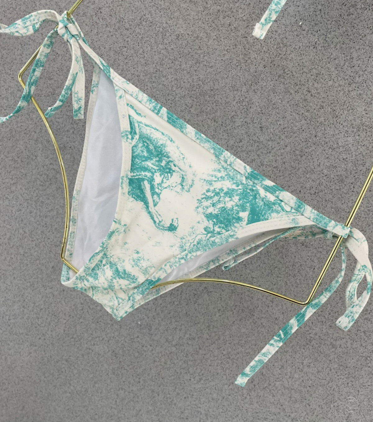 Бански от две части