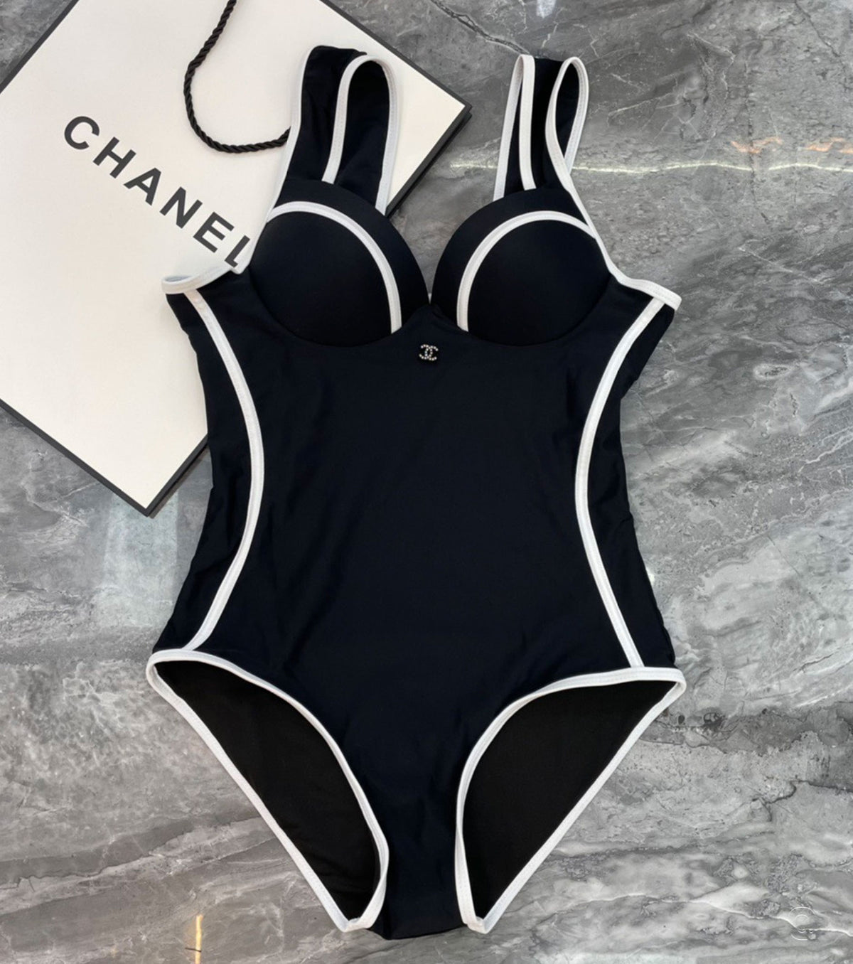 ONE-PIECE SWIMSUIT