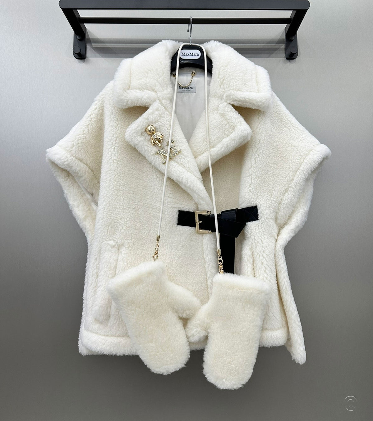 Women alpaca wool cape vest