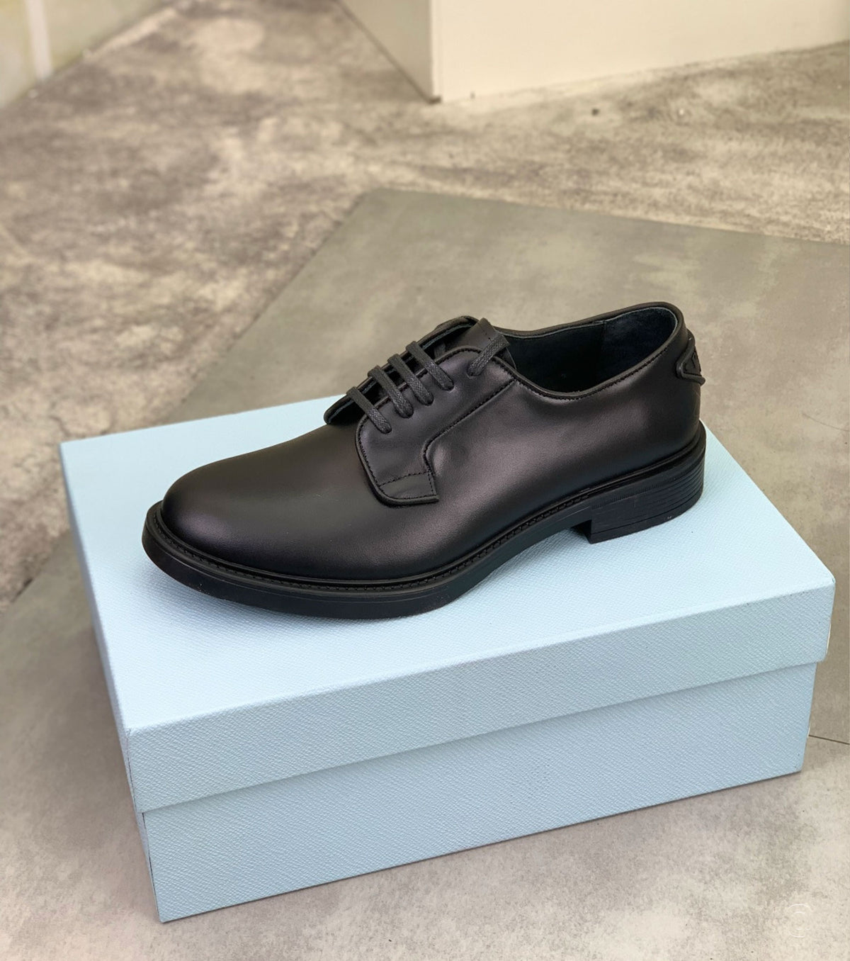 Brushed leather derby shoes