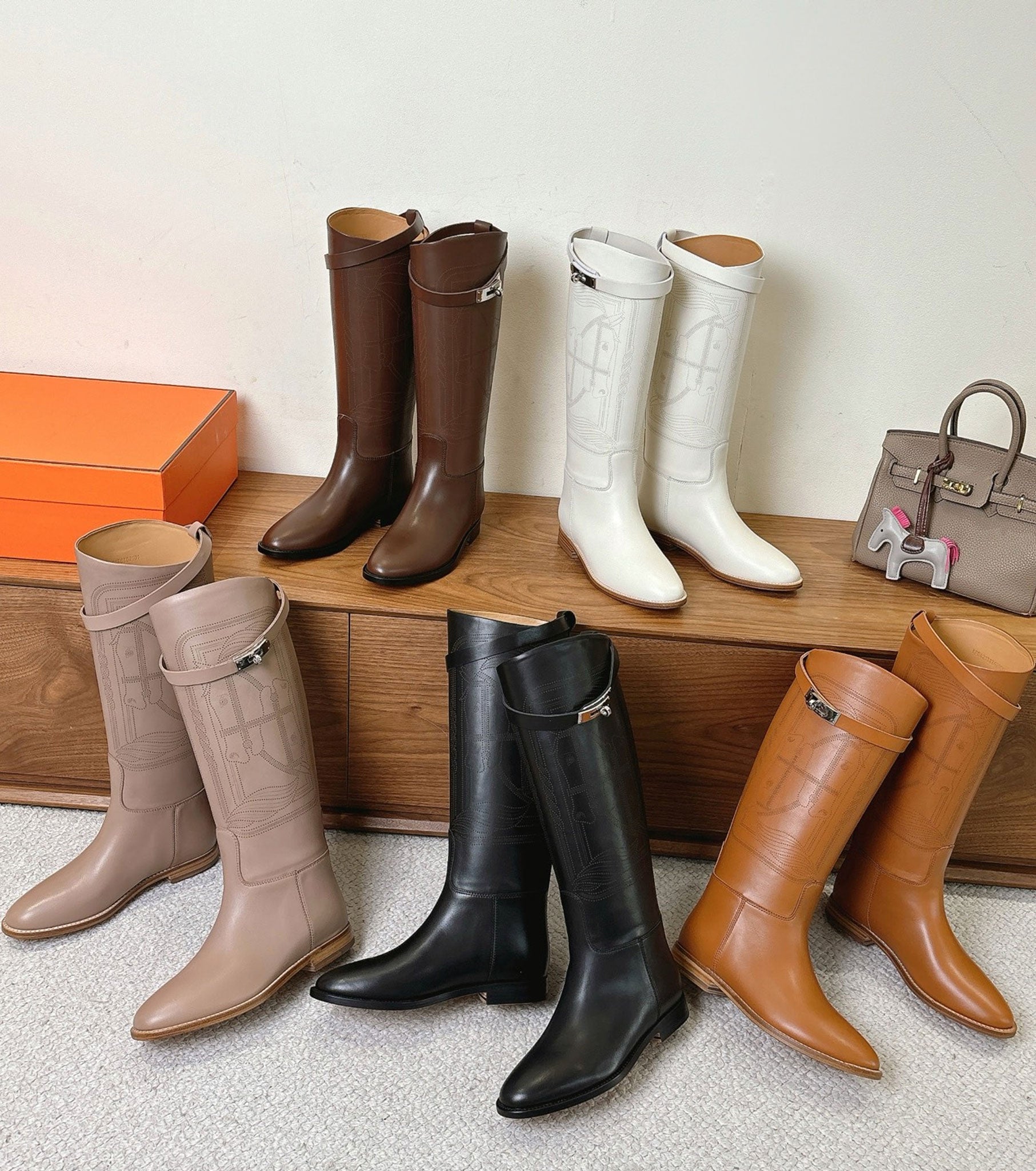 H Jumping boot