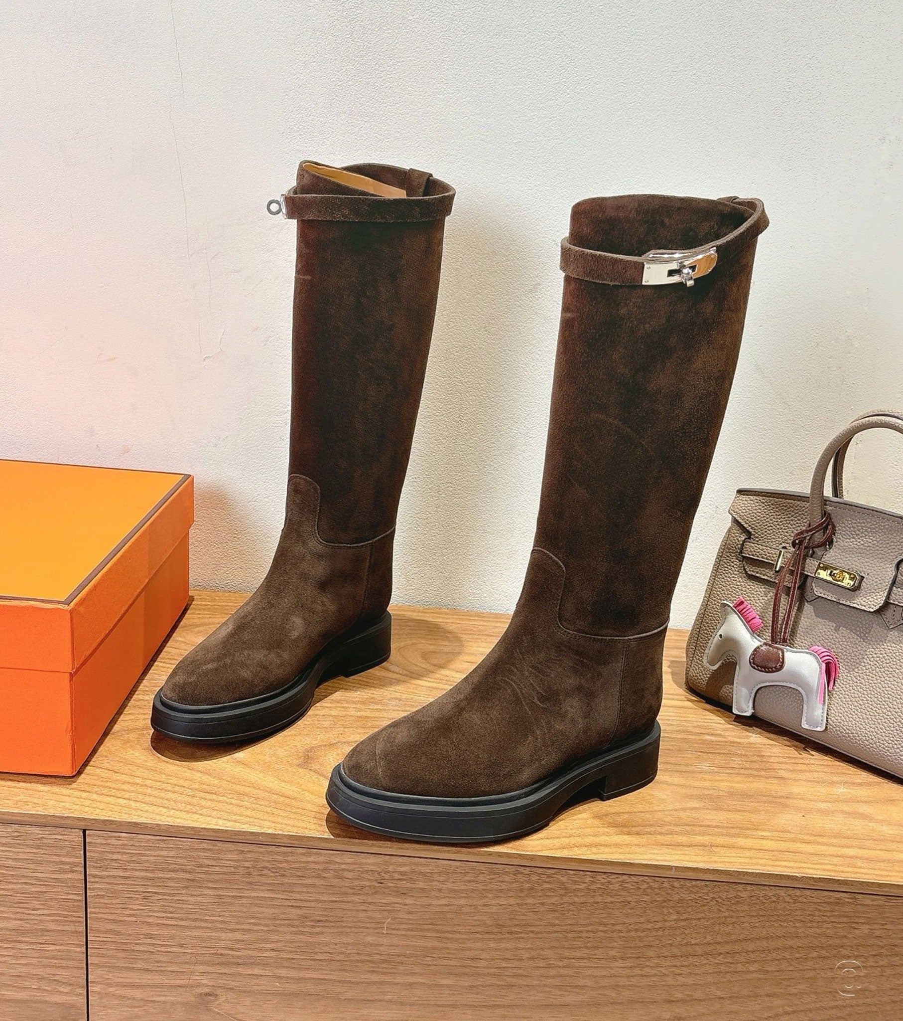 Leather boot