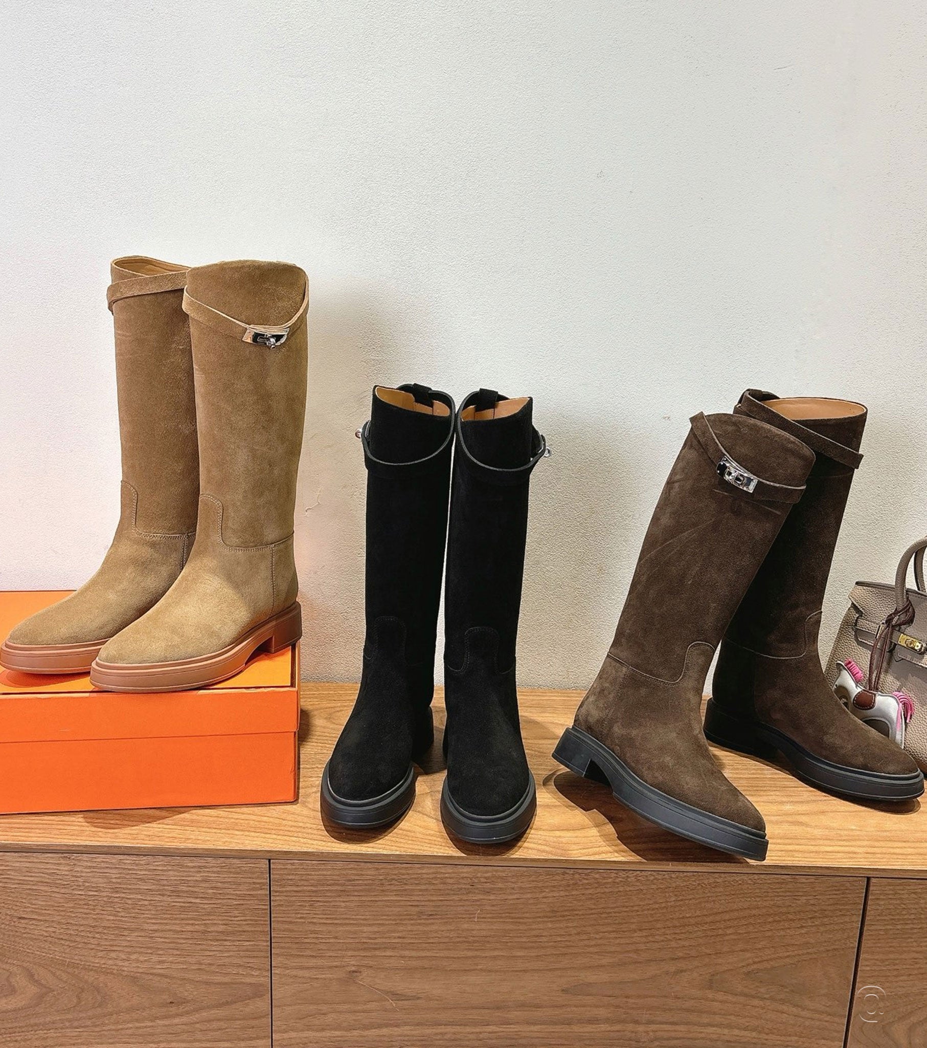 Leather boot