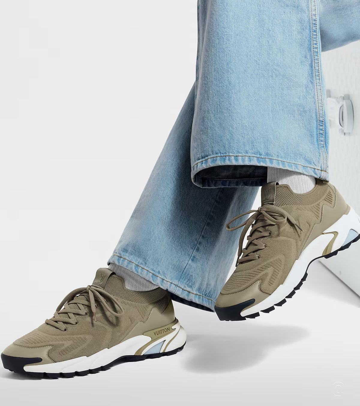 LV Runner Tatic Sneaker