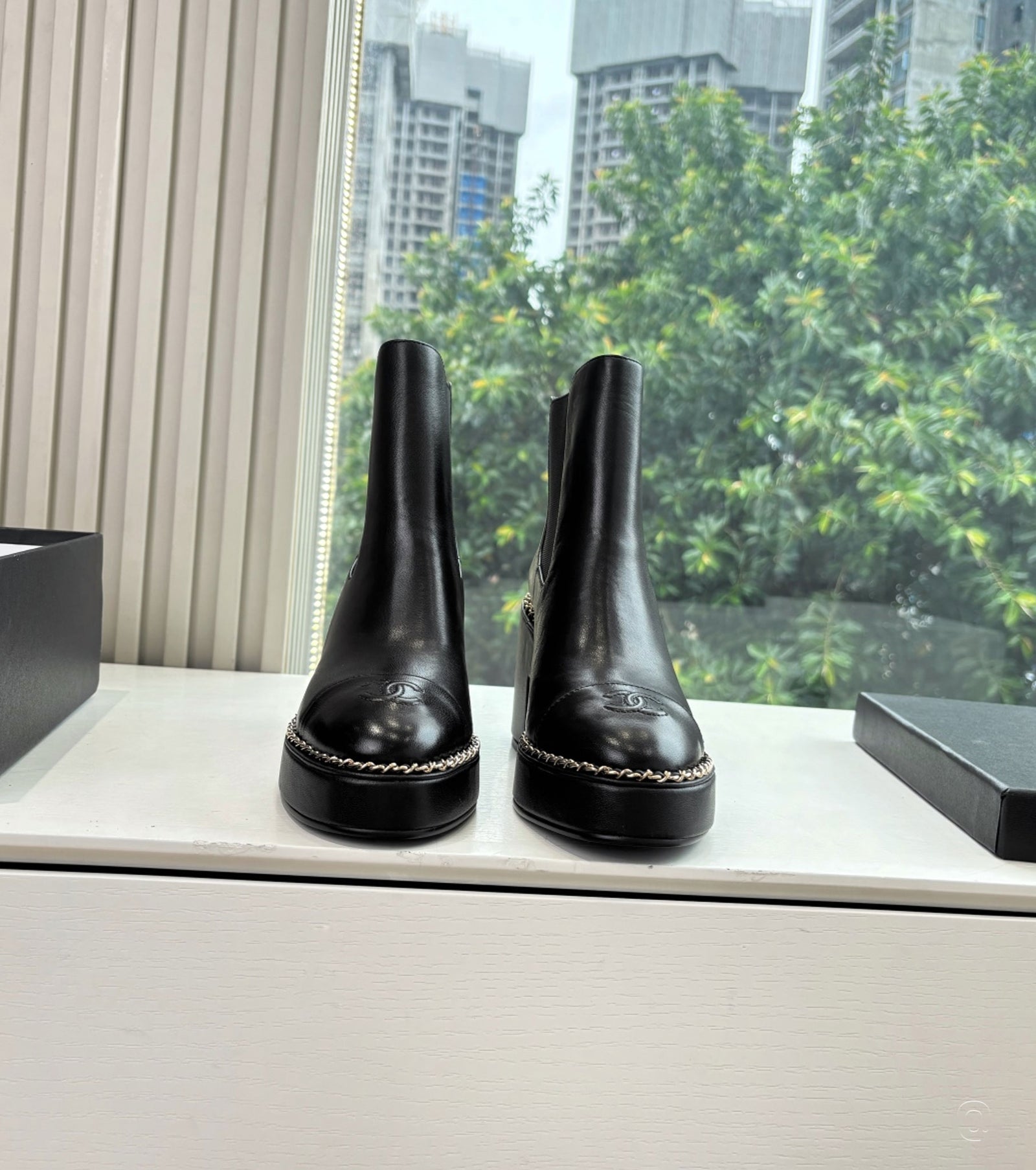 Кожени боти