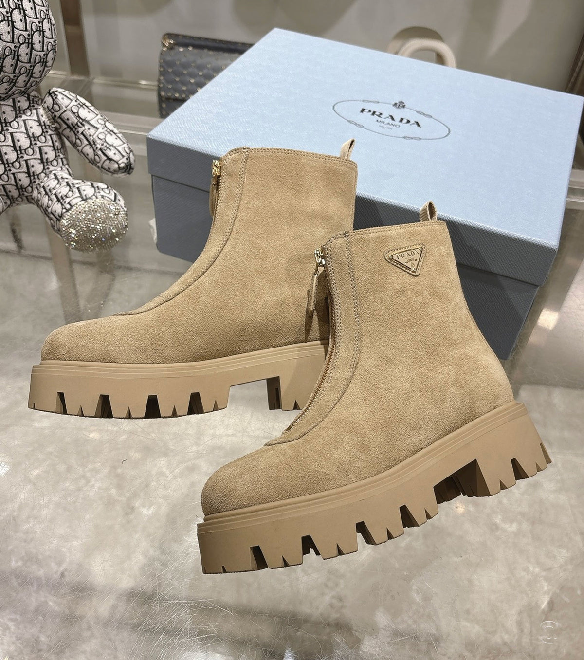 Велурени ботуши