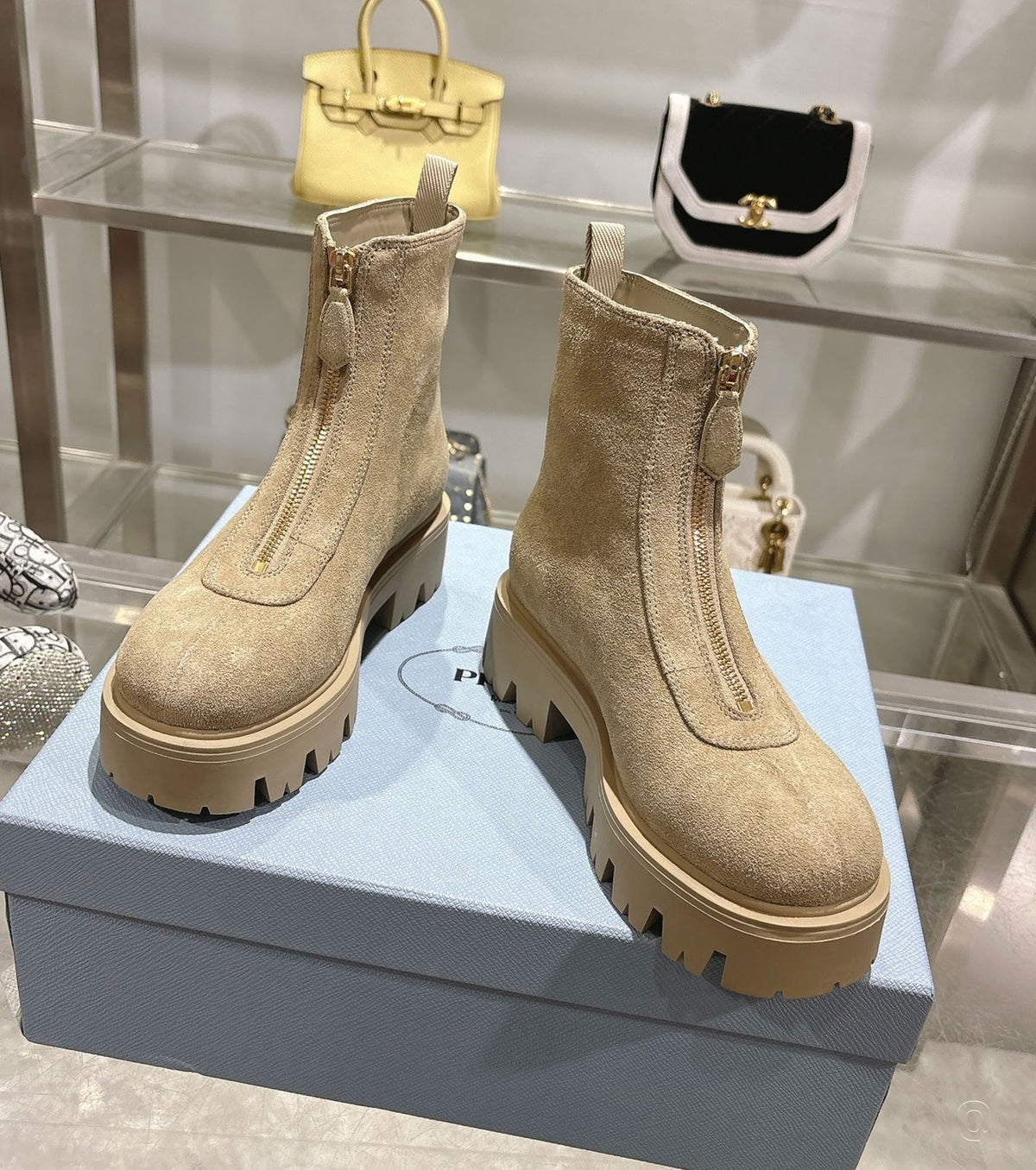 Велурени ботуши