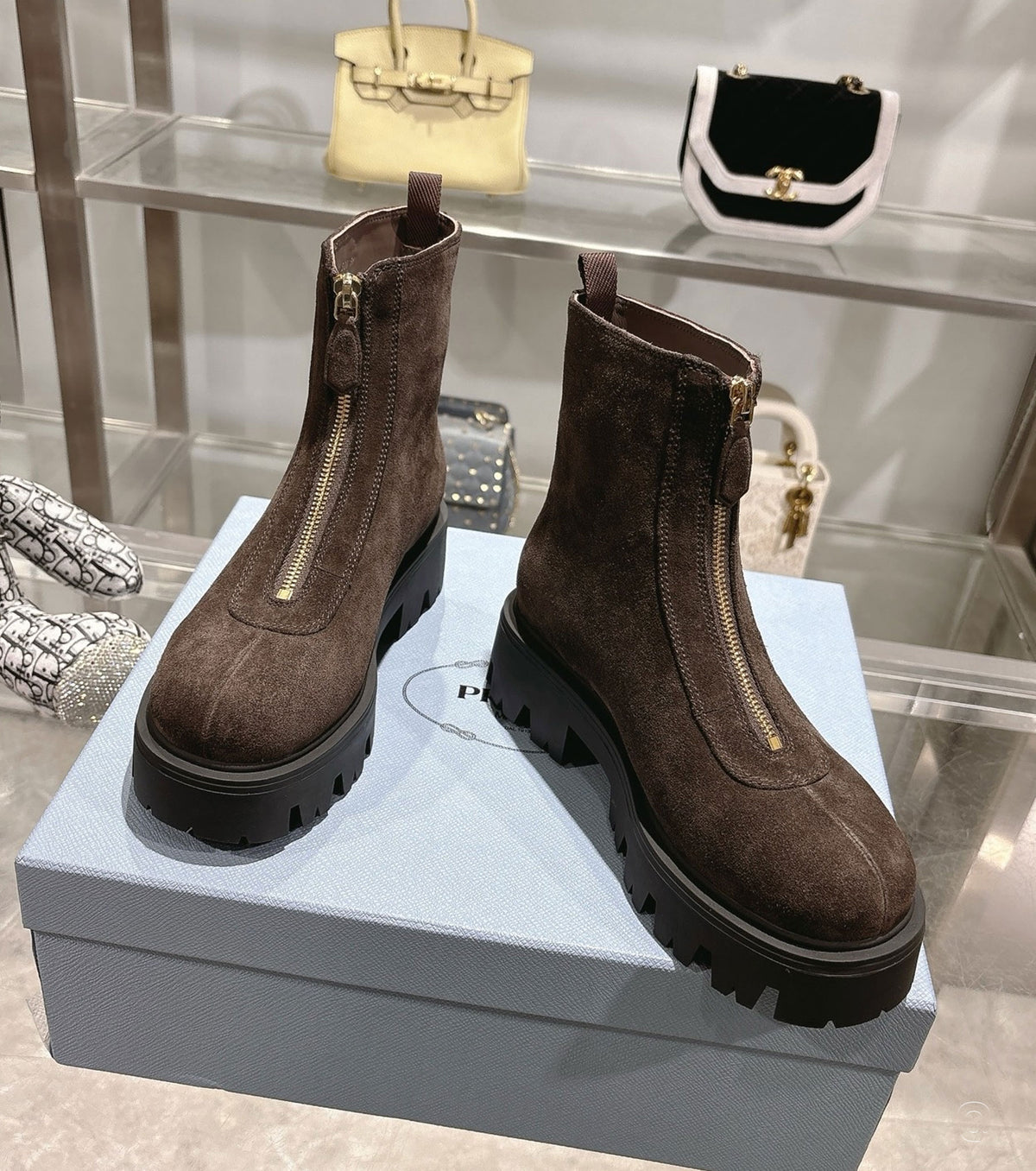 Велурени ботуши