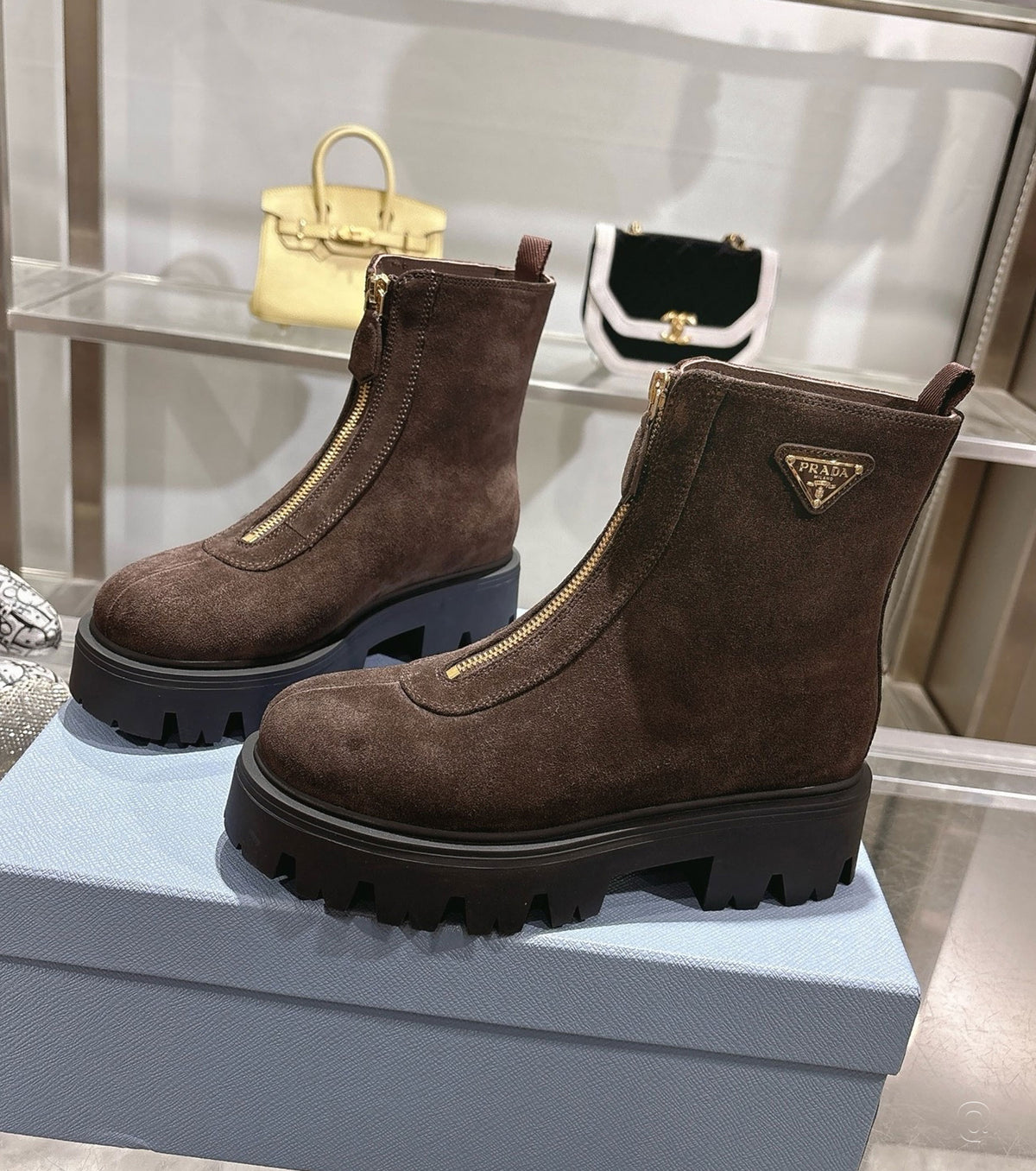 Велурени ботуши