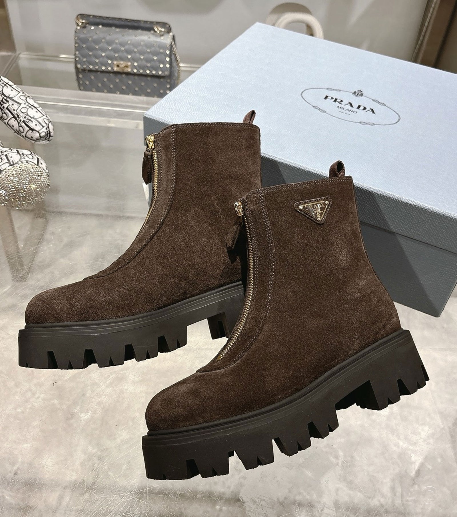 Велурени ботуши