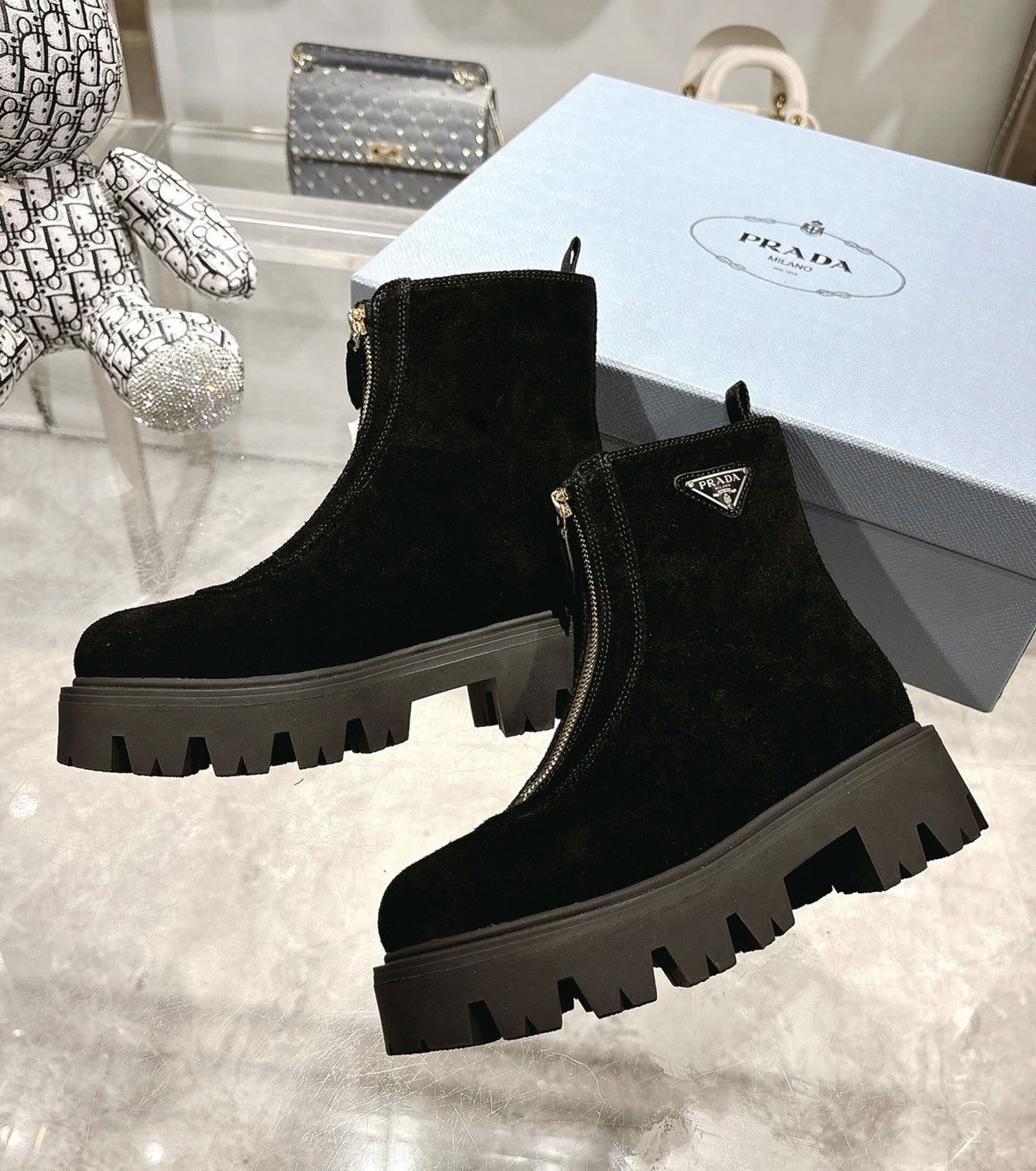 Велурени ботуши