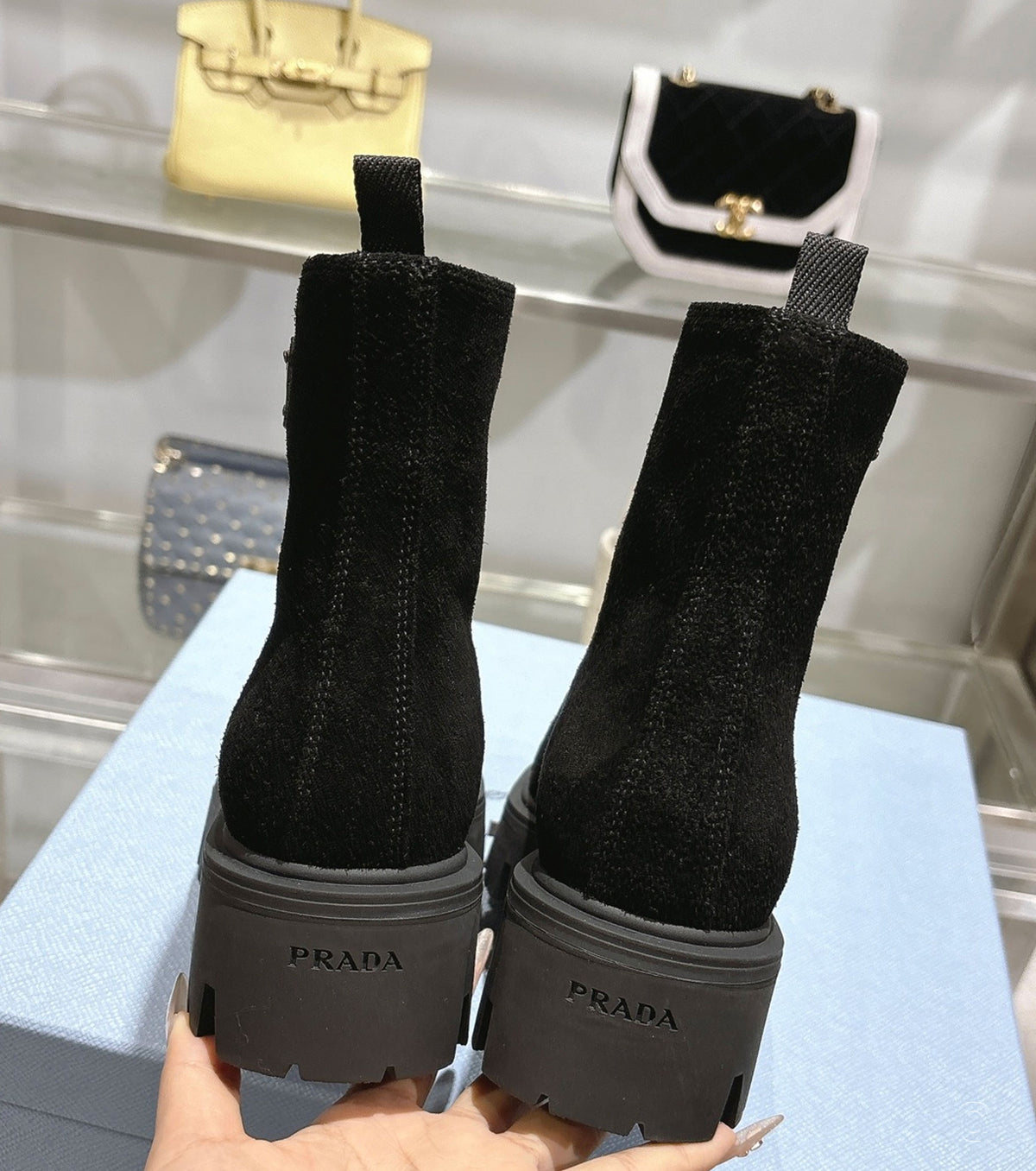 Велурени ботуши