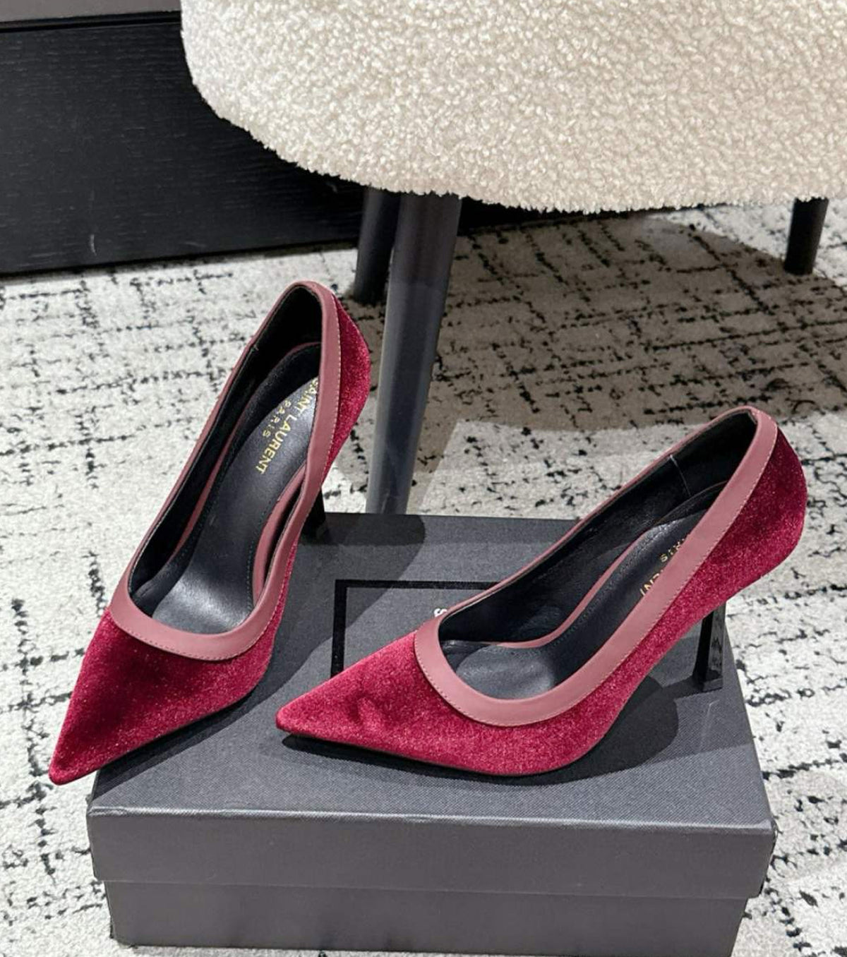 Велурени обувки на висок ток 