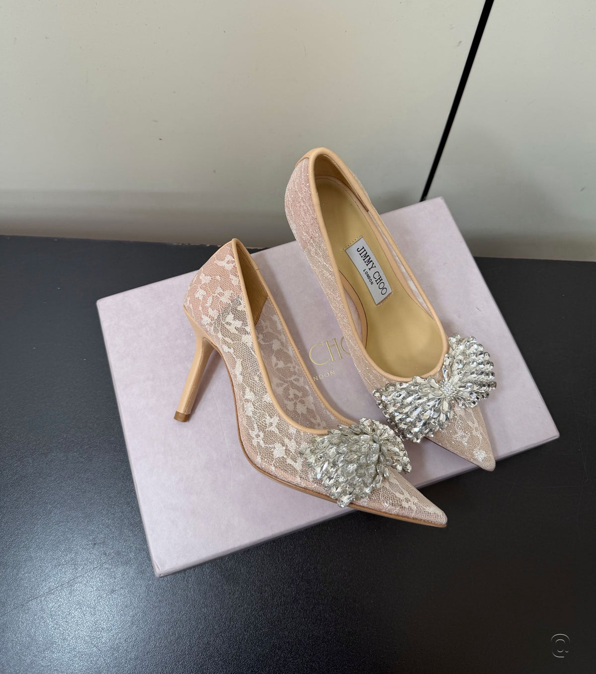 Високи обувки с кристали