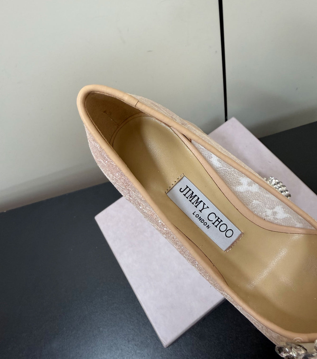 Високи обувки с кристали