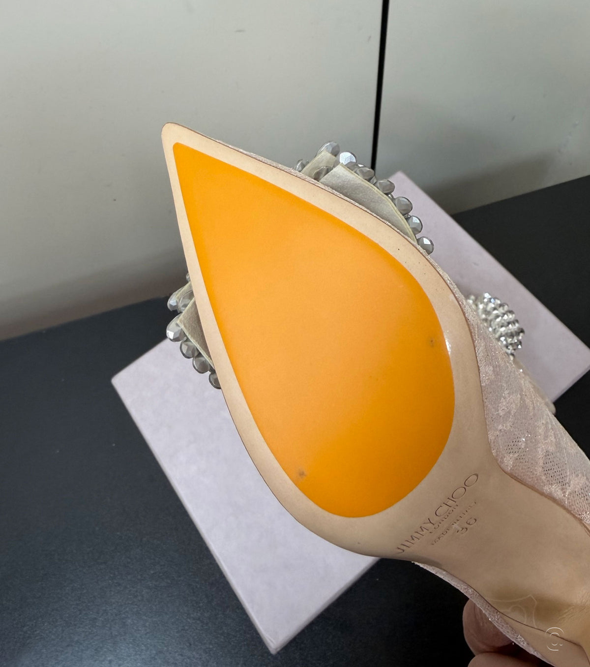 Високи обувки с кристали