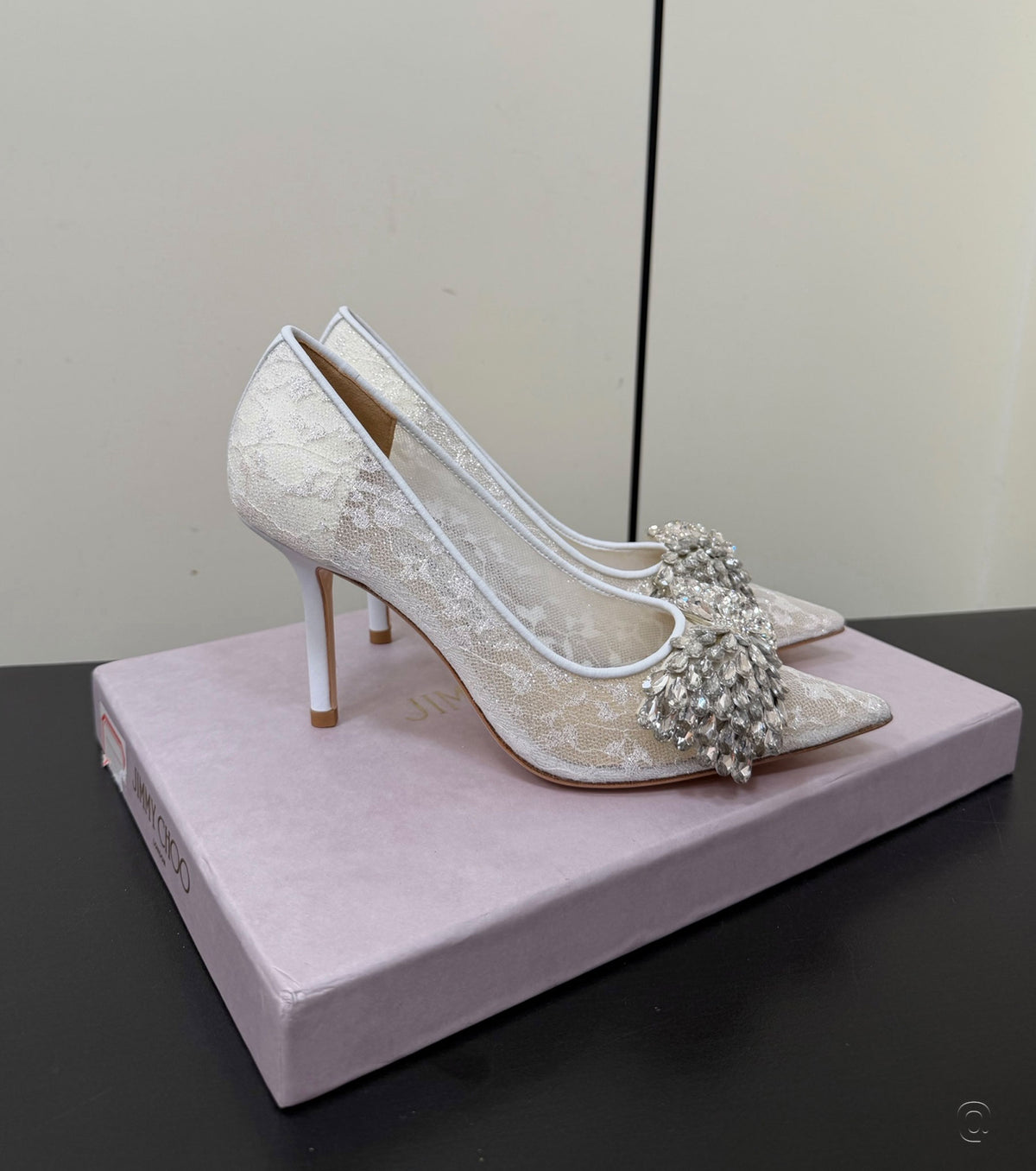 Високи обувки с кристали