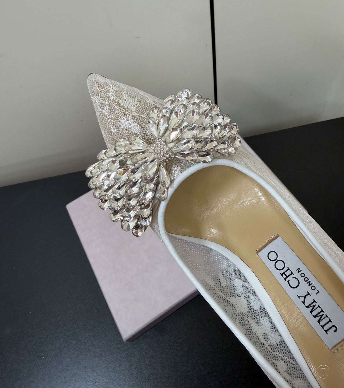 Високи обувки с кристали