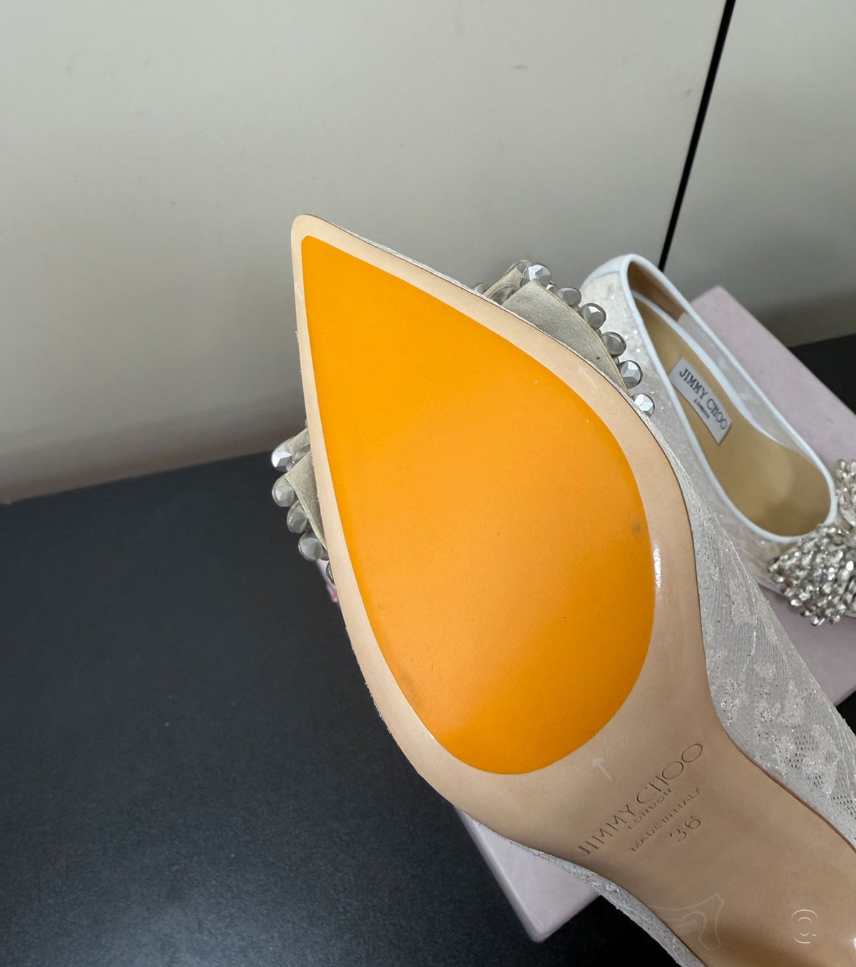 Високи обувки с кристали