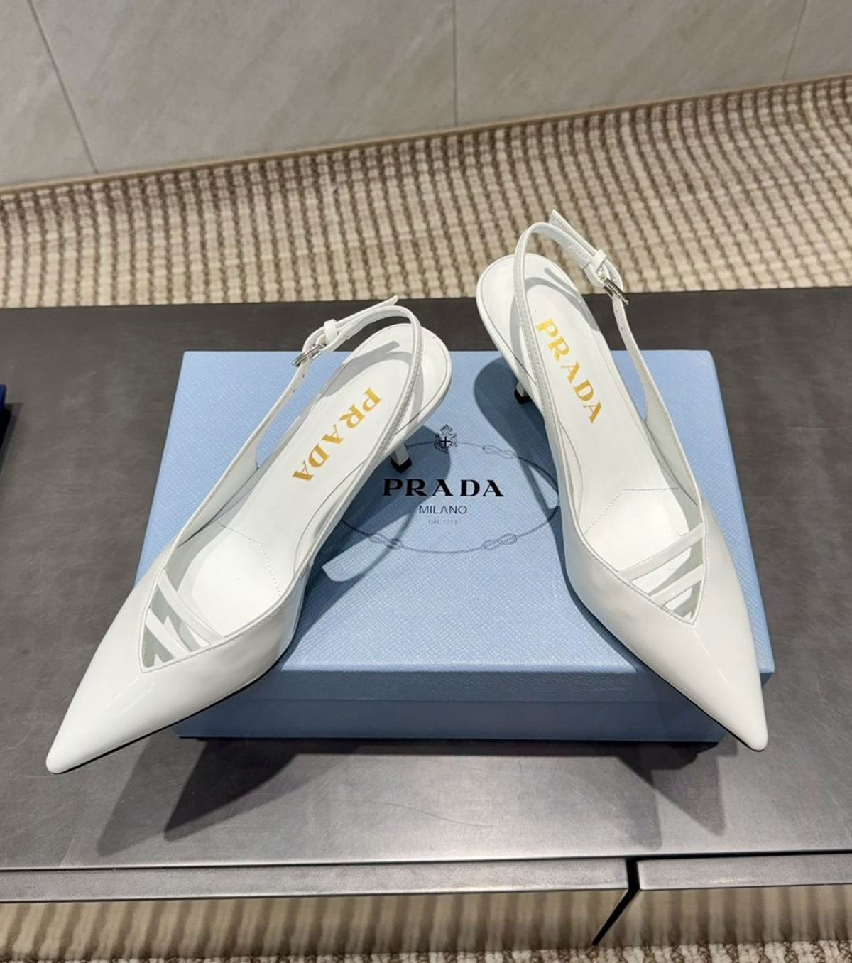 Кожени обувки на висок ток 