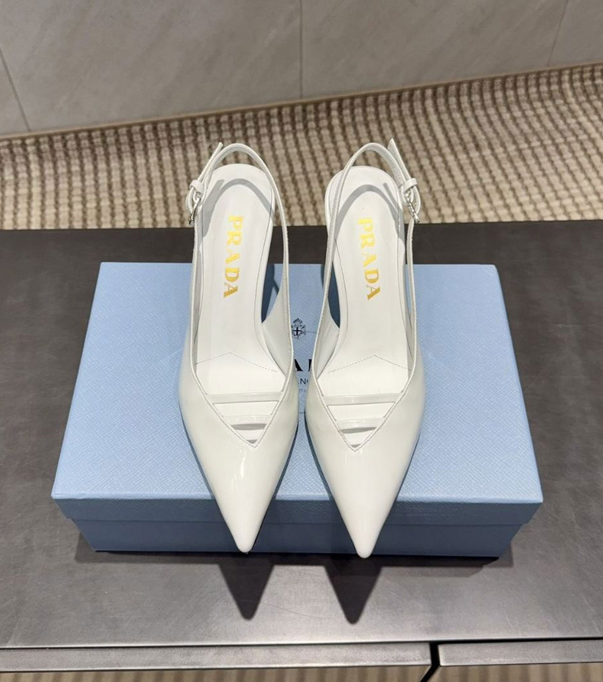 Кожени обувки на висок ток 