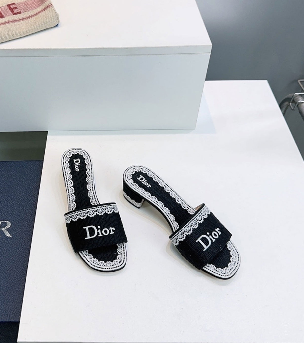 Dentelle Heeled Slide