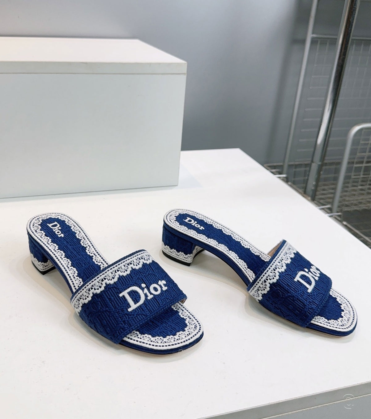 Dentelle Heeled Slide