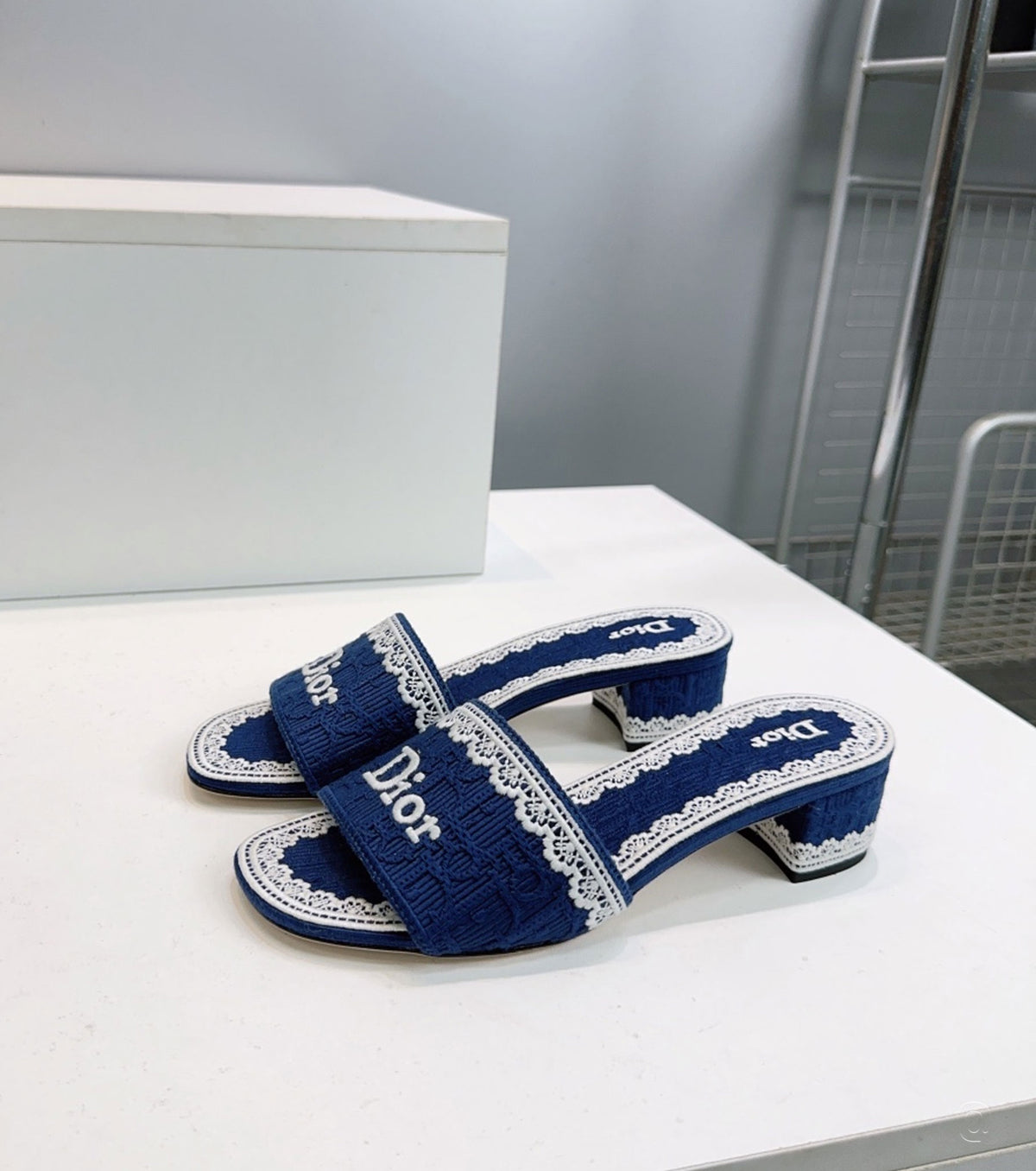 Dentelle Heeled Slide