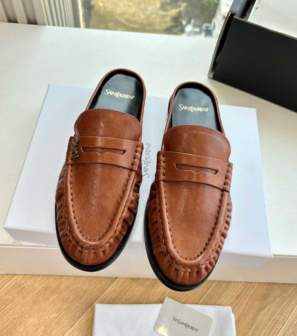 LE LOAFER mules