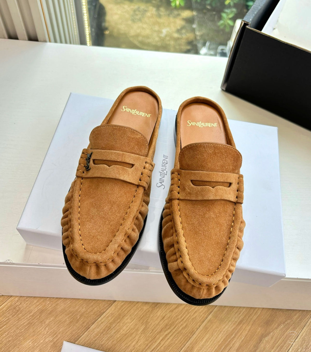 LE LOAFER mules