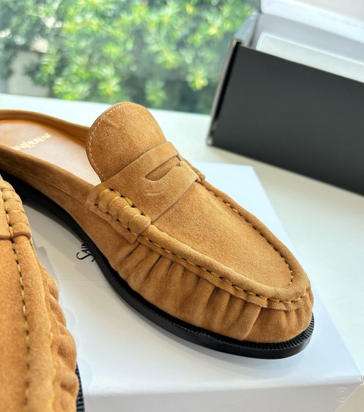 LE LOAFER mules