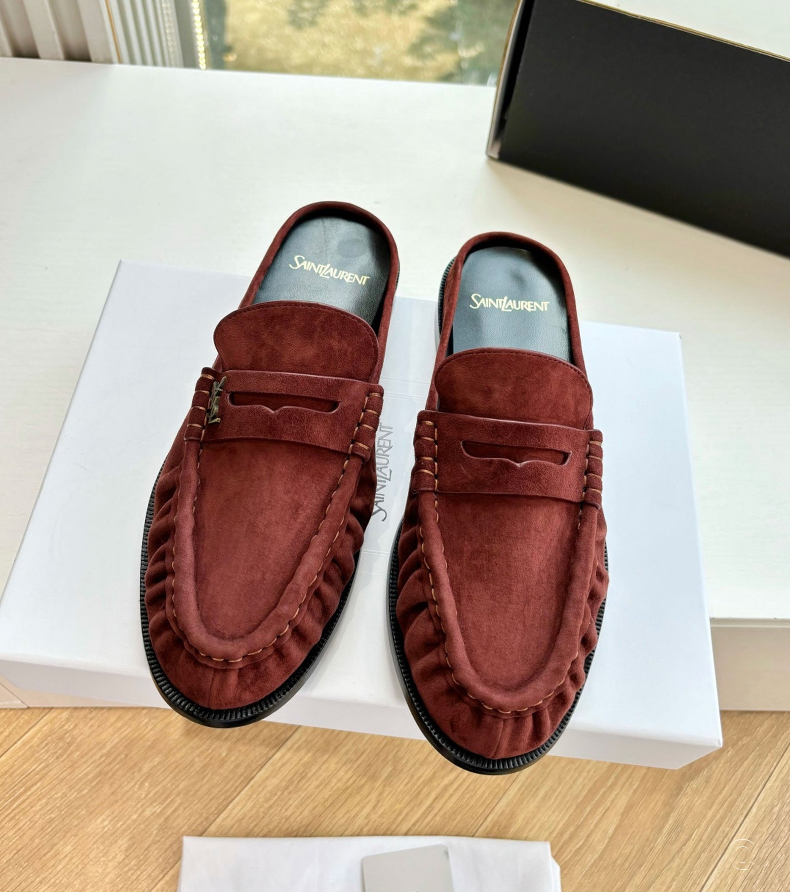 LE LOAFER mules