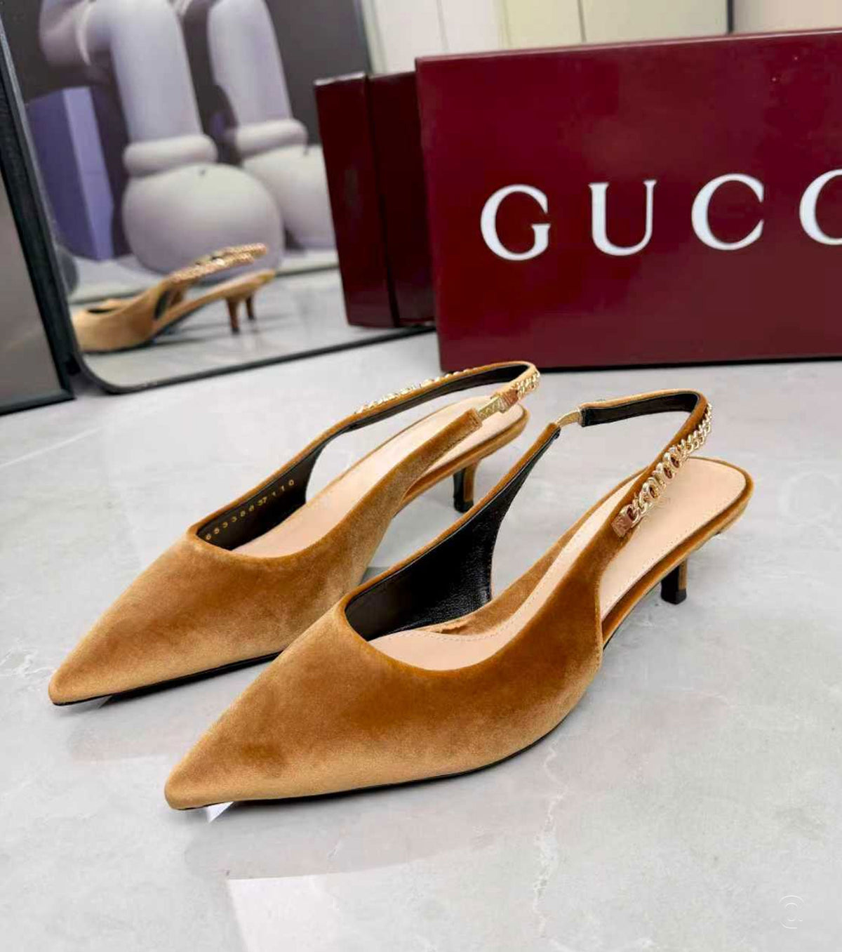 105mm Signoria chain strap pumps