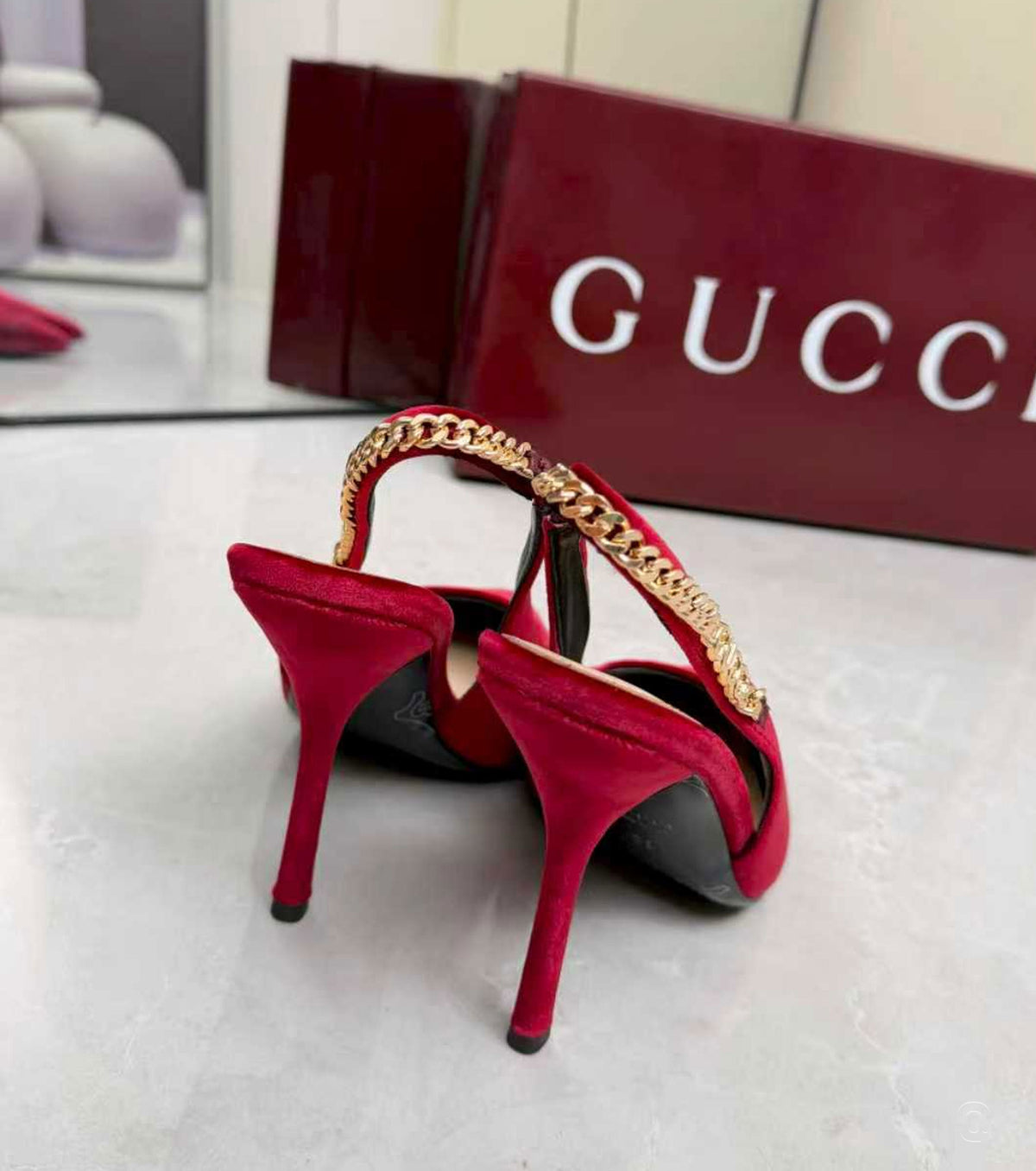 105mm Signoria chain strap pumps