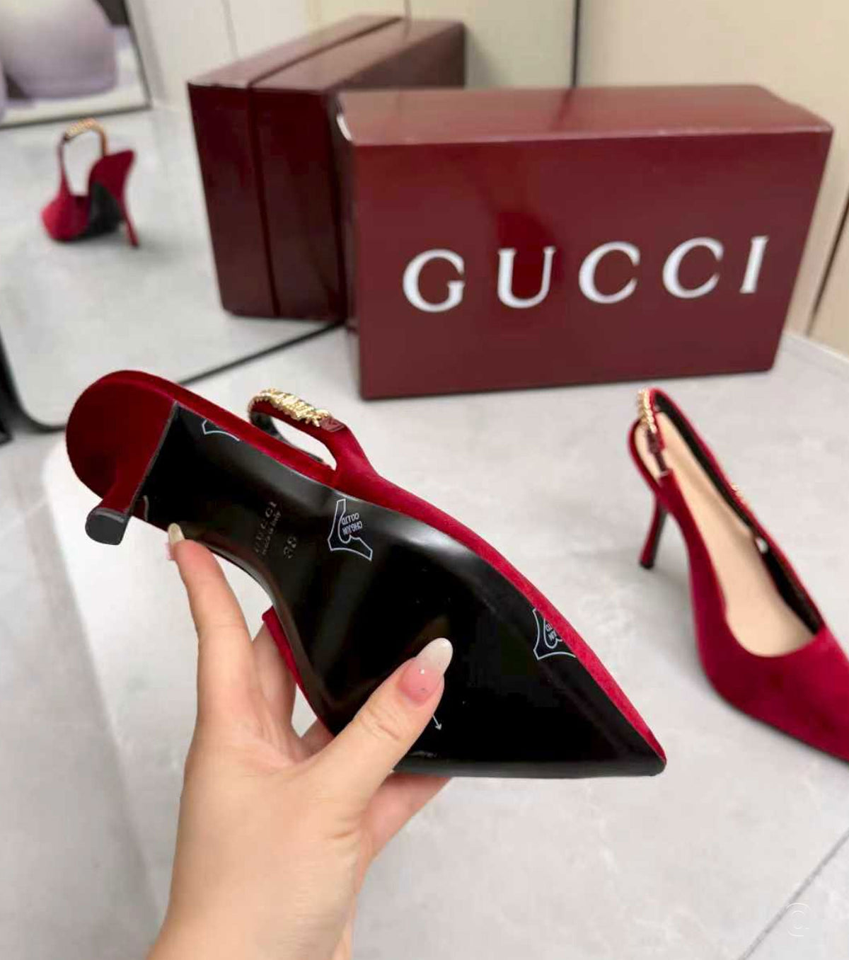 105mm Signoria chain strap pumps