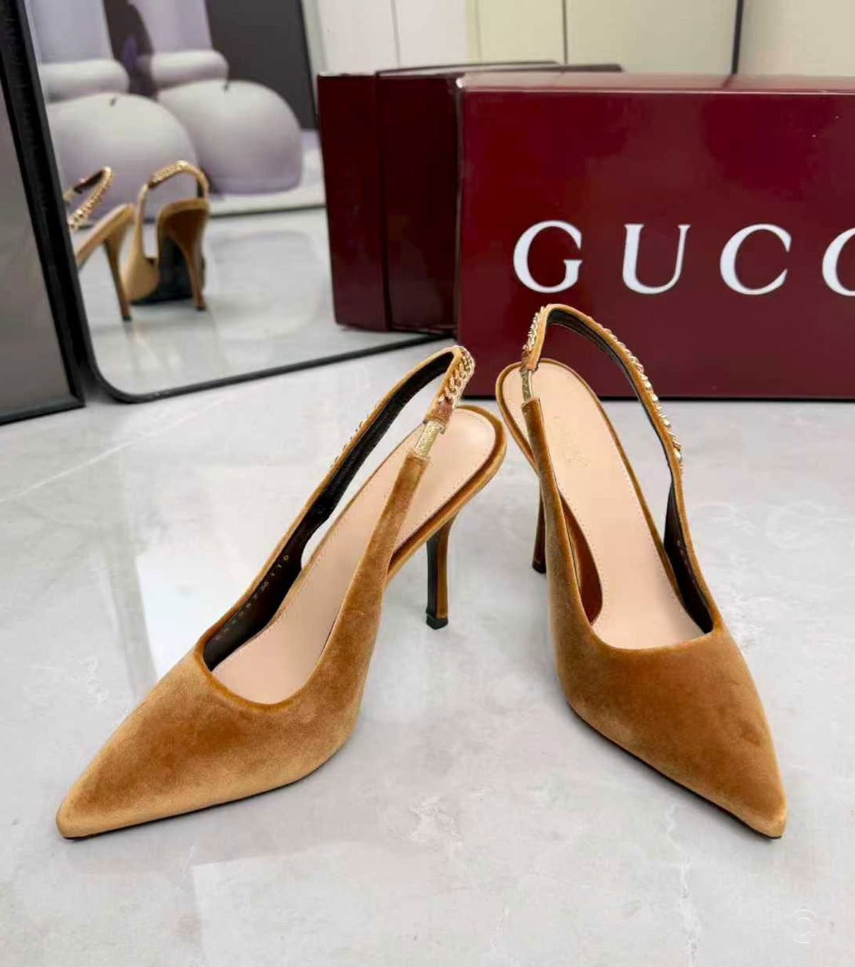 105mm Signoria chain strap pumps