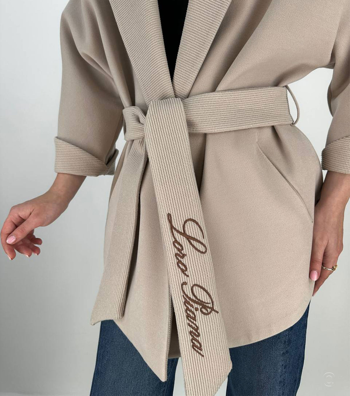 Дамско вълнено палто