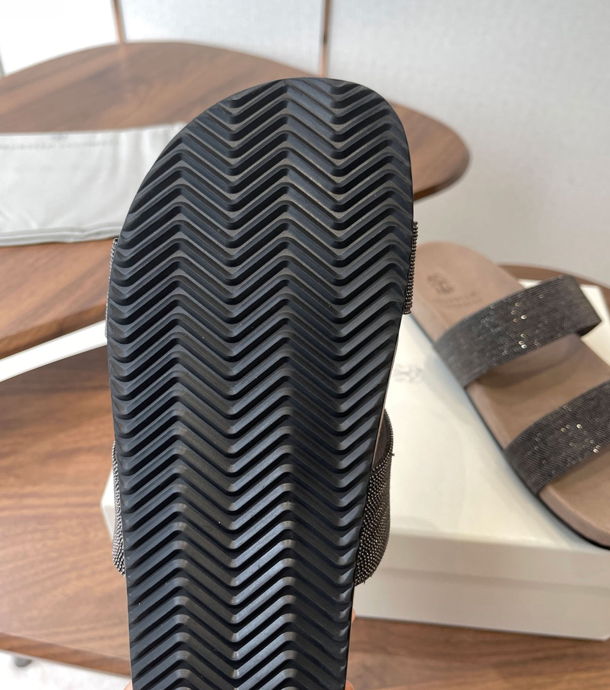 Monili detailing slides